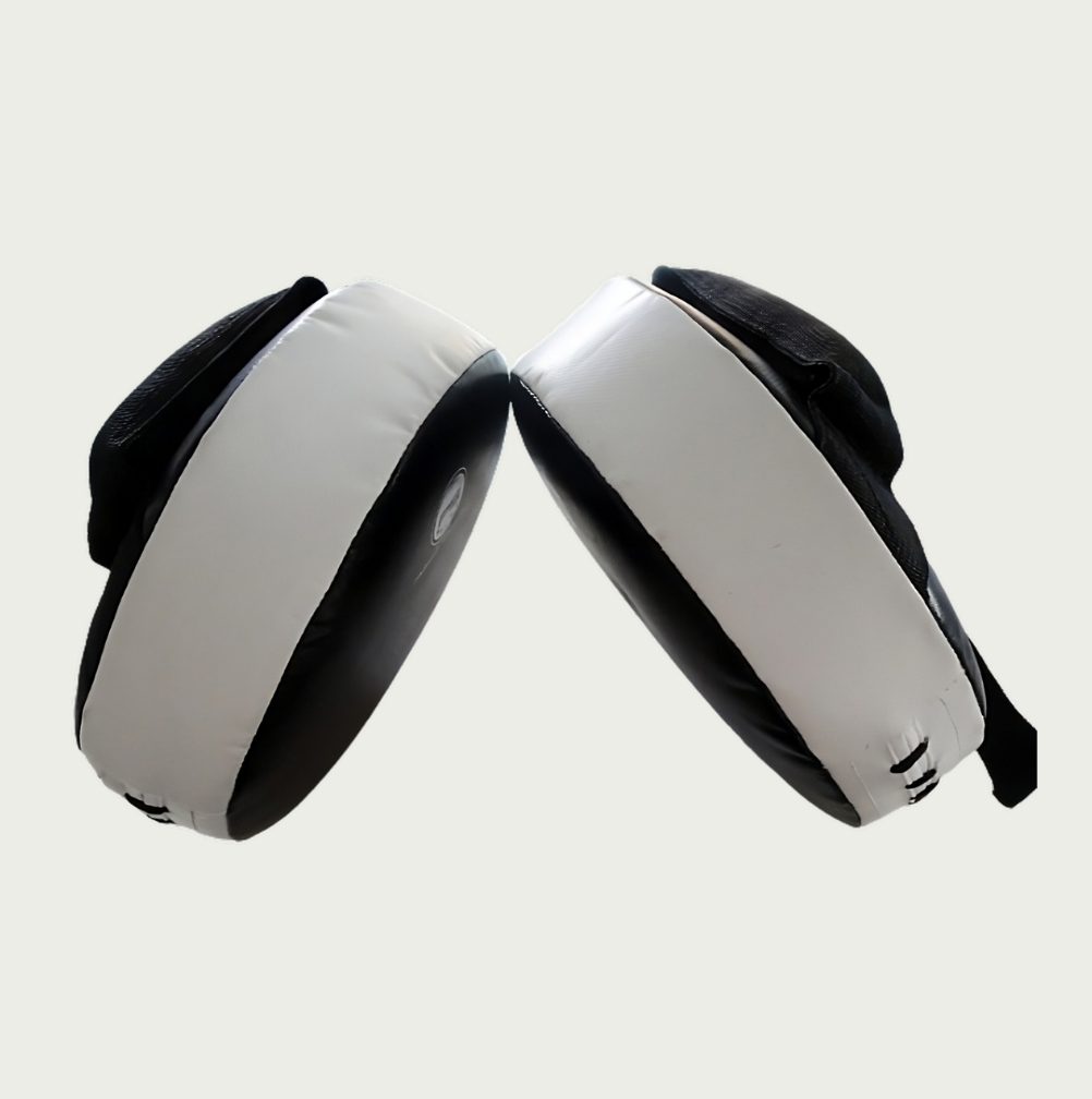 Round focus pads on side showng depth